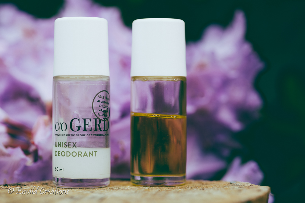 Naturlig och giftfri deo/deodorant av c/o Gerd. Bredvid en återvunnen förpackning med egentillverkad myggolja.